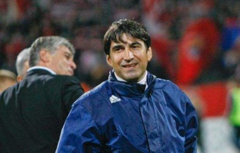 Universitatea Craiova i-a suspendat contractul lui Victor Piturca