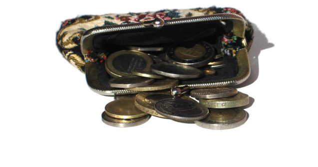 Culmea taxelor: Persoanele fara venit platesc contributia lunara la sanatate!