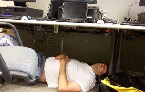 Angajatii romani vor somn contra productivitate