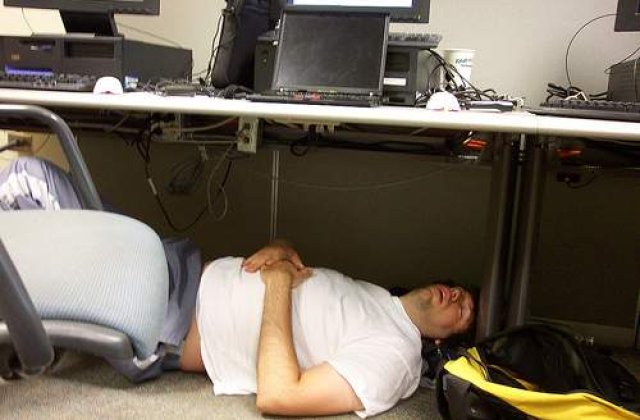 Angajatii romani vor somn contra productivitate