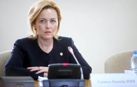 Carmen Dan: Cred ca ne confruntam cu o veritabila incercare de lovitura de stat. Ponta vrea sa fie iar premier