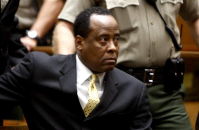 Dr. Conrad Murray va fi judecat pentru omor prin imprudenta