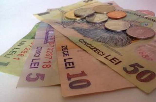 Iti dai toti banii la banca? Afla cum poti sa te refinantezi