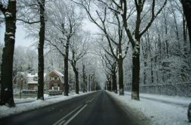 Iarna ingreuneaza traficul in toata tara