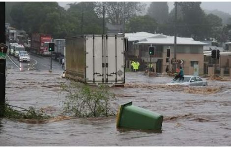 Inundatiile au lasat Australia "ca dupa razboi"