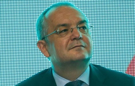 Emil Boc, despre Grindeanu: Viata de premier este grea