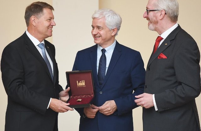 Klaus Iohannis, decorat cu Ordinul "Sf. Gheorghe"