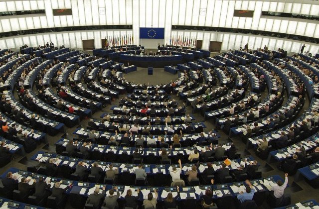 Eurodeputatii solicita inghetarea negocierilor de aderare cu Turcia