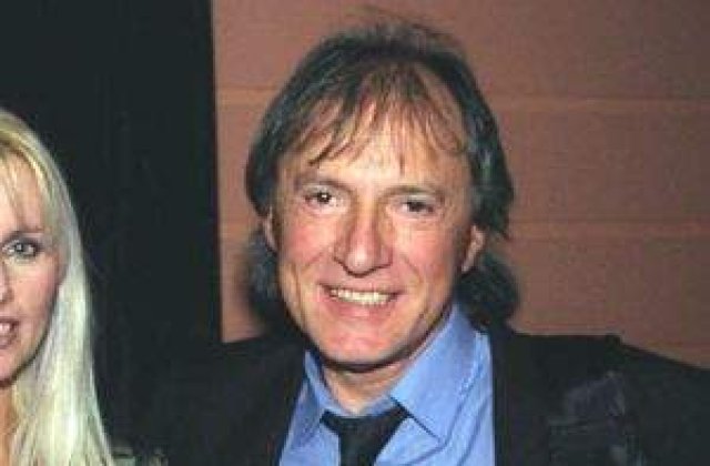 VIDEO: A ramas si fara casa, si fara iubita!