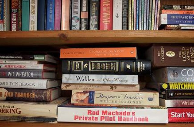 Cumparam o singura carte pe an