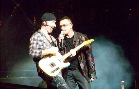 Bono investeste in Facebook