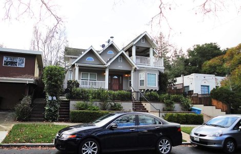 Cum arata locuinta fondatorului Facebook?