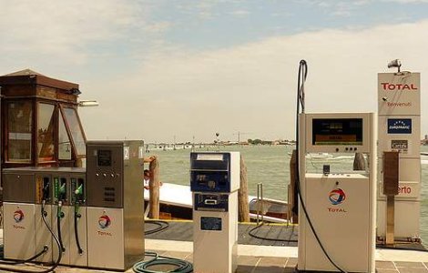 Cresterea pretului petrolului ameninta tarile vulnerabile din zona euro