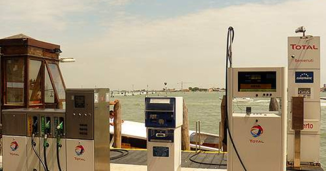 Cresterea pretului petrolului ameninta tarile vulnerabile din zona euro