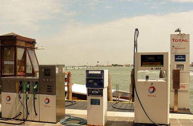 Cresterea pretului petrolului ameninta tarile vulnerabile din zona euro