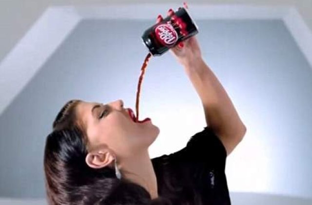 [VIDEO] Fergie isi demonstreaza "talentele ascunse" intr-o reclama