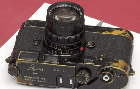 Aparat foto vandut cu 104.000 de dolari