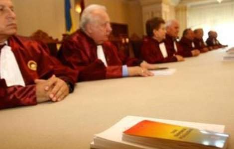 CCR: Articolul din Legea anticoruptie privind pedepsirea tentativei de abuz in serviciu este neconstitutional
