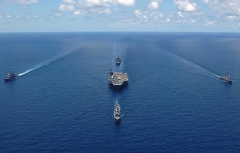 Nave de razboi rusesti lanseaza atacuri asupra unor tinte ISIS