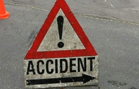 Trafic rutier blocat pe A3 Bucuresti - Ploiesti, dupa ce o autocisterna incarcata cu motorina si benzina s-a rasturnat