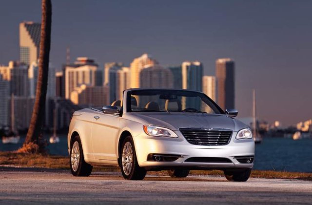 Noul Chrysler 200 cabrio, care va fi introdus curand sub sigla Lancia