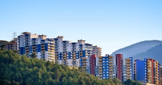  Top  Proprietarii au crescut preturile locuintelor in 2011