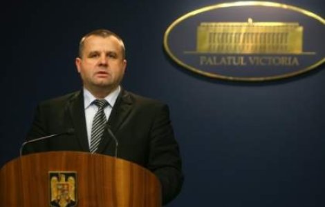 Sindicalistii cer demisia lui Botis