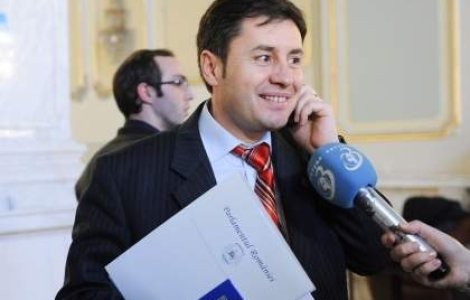  Top  Ministrul de Interne se ocupa cu contrabanda de tigari?