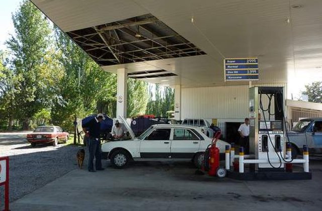 ANPC: Benzinariile din Capitala vand motorina cu apa