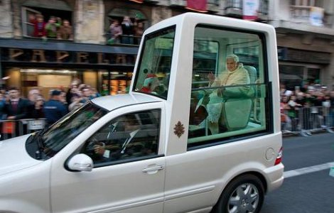 Baconschi vrea sa-l aduca pe Papa la Bucuresti