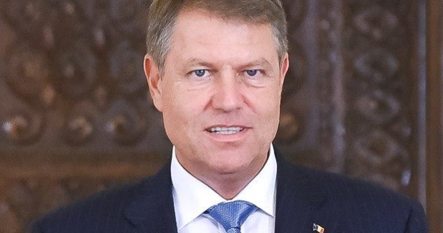 Iohannis: Romanii au un profund sentiment de mandrie cand vad drapelul