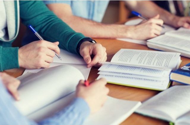 Subiecte la Bacalaureat: Ce le-a picat elevilor la proba scrisa de la limba romana