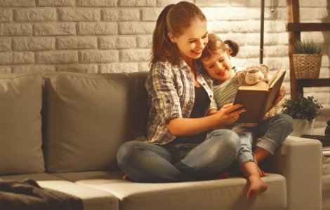 3 strategii eficiente prin care iti poti incuraja copilul sa citeasca mai mult