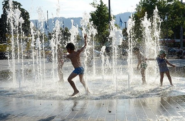 Primele corturi anticanicula, instalate in Bucuresti