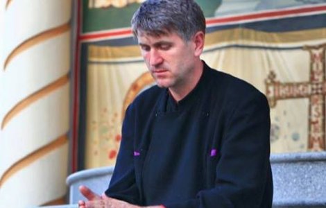 Preotul Cristian Pomohaci, oprit sa oficieze orice slujba bisericeasca