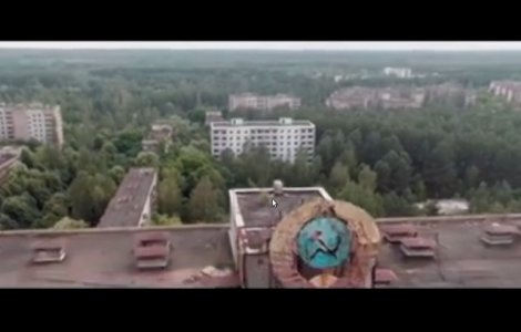 Angajatii Cernobil verifica manual nivelul de radiatii