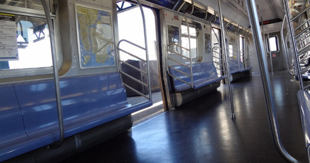 New York: 34 de persoane ranite, dupa ce o garnitura de metrou a deraiat