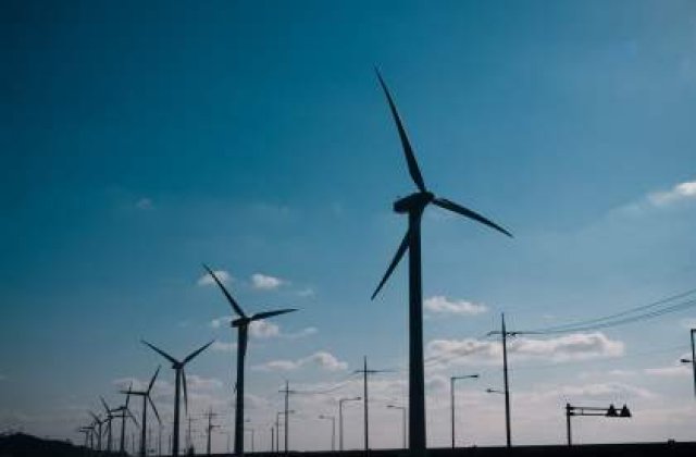Vantul sufla impotriva investitorilor din energia eoliana. Ce pierde Romania?