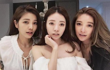  Foto  Nu veti ghici niciodata ce varsta au aceste femei