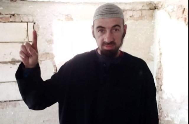 Barbatul din Arges suspectat de terorism are un copil si munceste ca zilier