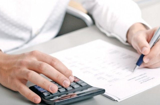 Guvernul desfiinteaza Pilonul II de pensii. Ce se va intampla cu banii