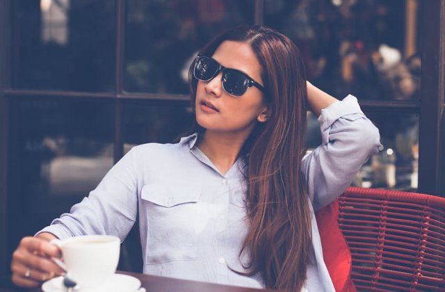 8 trucuri de aranjare a parului pe care orice femeie ar trebui sa le stie