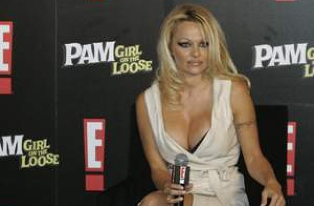 Pamela Anderson o ataca pe Jordan