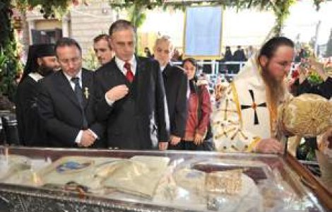 VIDEO: Alesii nu au stat la coada la moastele Sfintei Parascheva