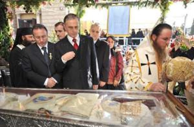 VIDEO: Alesii nu au stat la coada la moastele Sfintei Parascheva