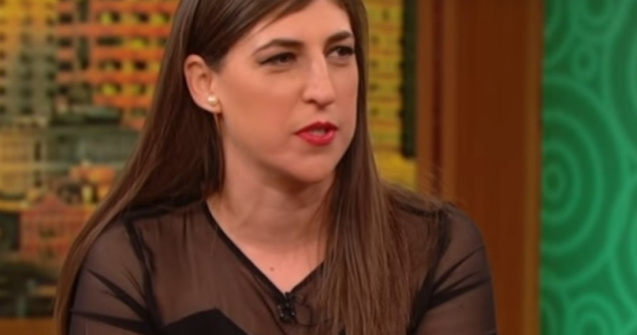 Unei actrite din serialul "The Big Bang Theory" i s-a interzis sa vorbeasca o luna