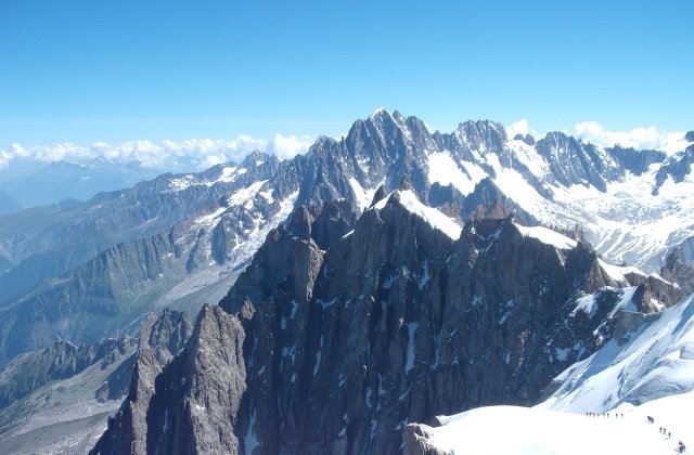 Cum se vede lumea de pe Mont Blanc! Imagini INEDITE de la 4.810 metri inaltime