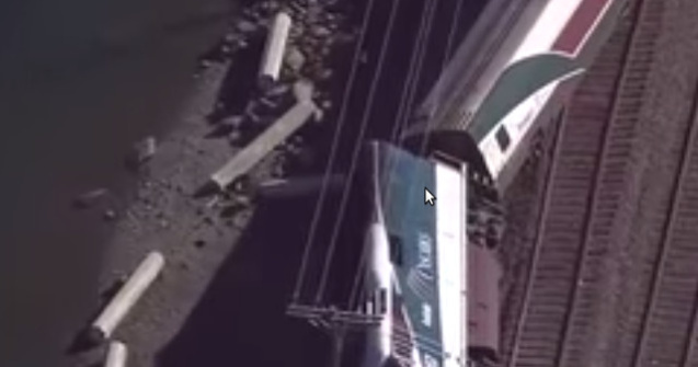 Tren cu peste 250 de pasageri la bord a deraiat in Washington