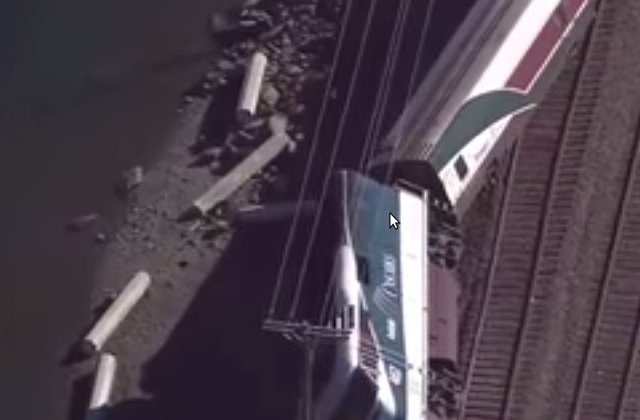 Tren cu peste 250 de pasageri la bord a deraiat in statul american Washington