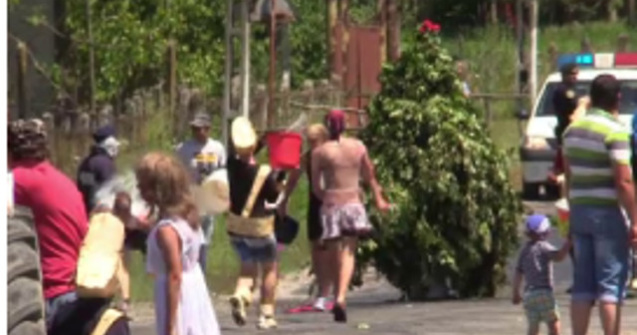 Cluj: Localnicii unui sat au "invocat" ploaia, respectand o traditie